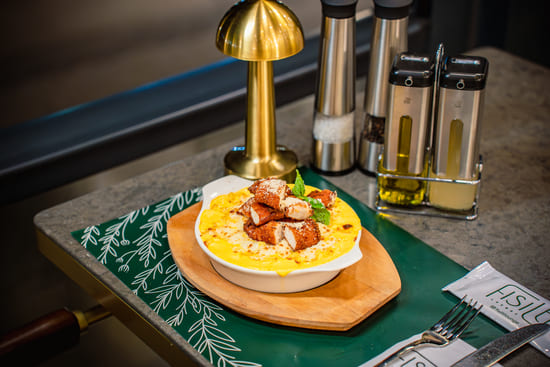MAC AND CHEESE